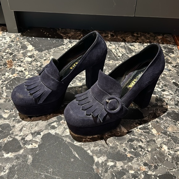 Prada Navy Suede Platform heels. Size 38.5 - Picture 4 of 4